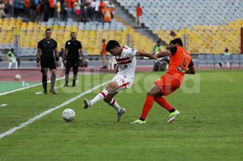 حمادة القلاوي يتولى إدارة مباراة الزمالك وفاركو، والشناوي في غرفة الـVAR