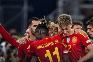 إسبانيا تتفوق على فرنسا في مباراة مثيرة بـ9 أهداف وتتأهل لنهائي دوري الأمم الأوروبية