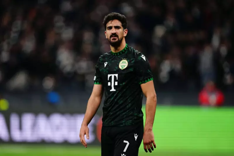 استراتيجية الأهلي في كأس العالم للأندية: الاستفادة من مهارات بن رمضان في خمسة مراكز