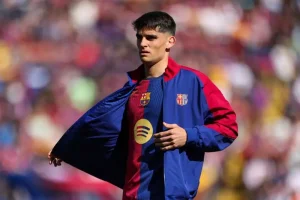 تقارير: برشلونة يستعد لبيع جيرارد مارتن في خطوة استثمارية جديدة