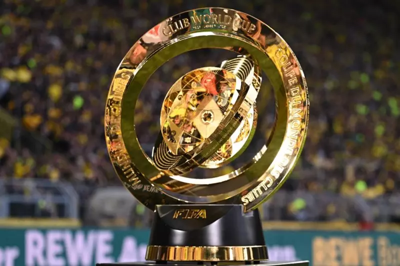 طاقم تحكيمي برازيلي لمباراة مرموش ضد الوداد وآخر أرجنتيني لمواجهة ريال مدريد والهلال