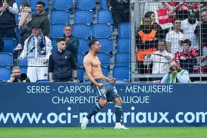 كوكا: صعوبة إيقاف ميسي ورغبتي في اللعب للأهلي فقط